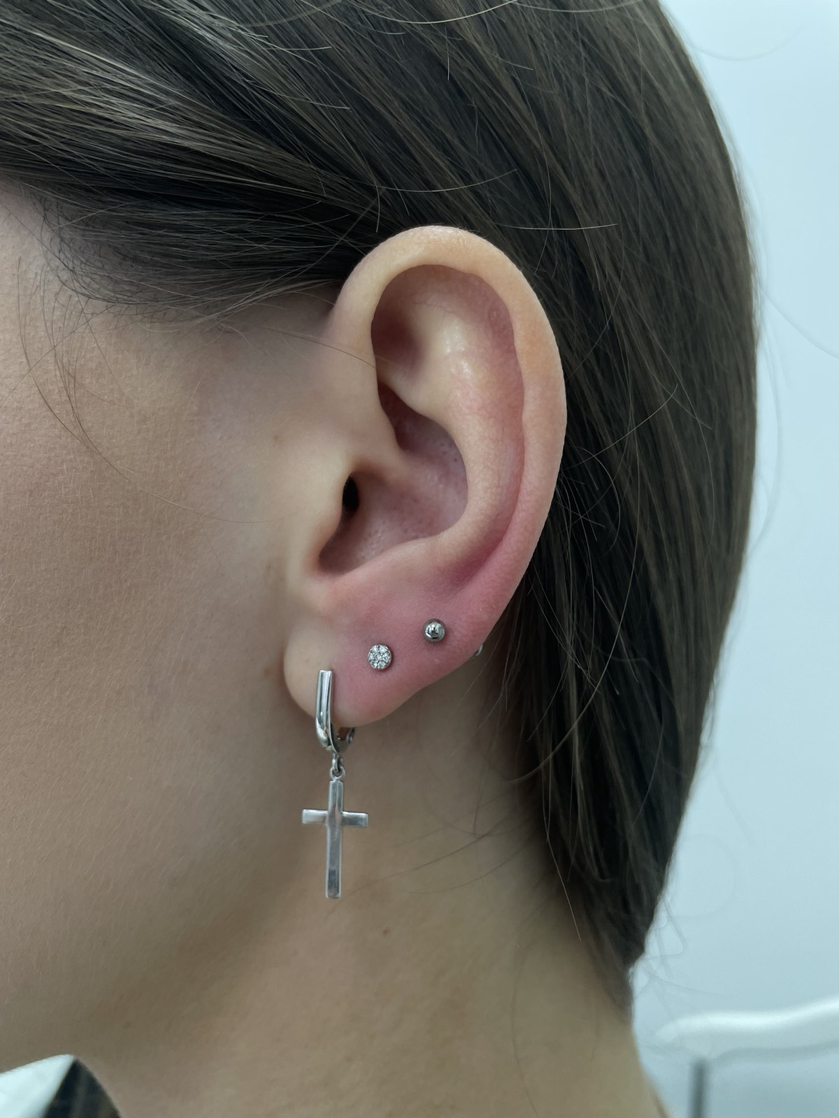 Procedure: Piercing (ear piercing) Method: Needle puncture Surgeon: Svyatoslav Synyuk